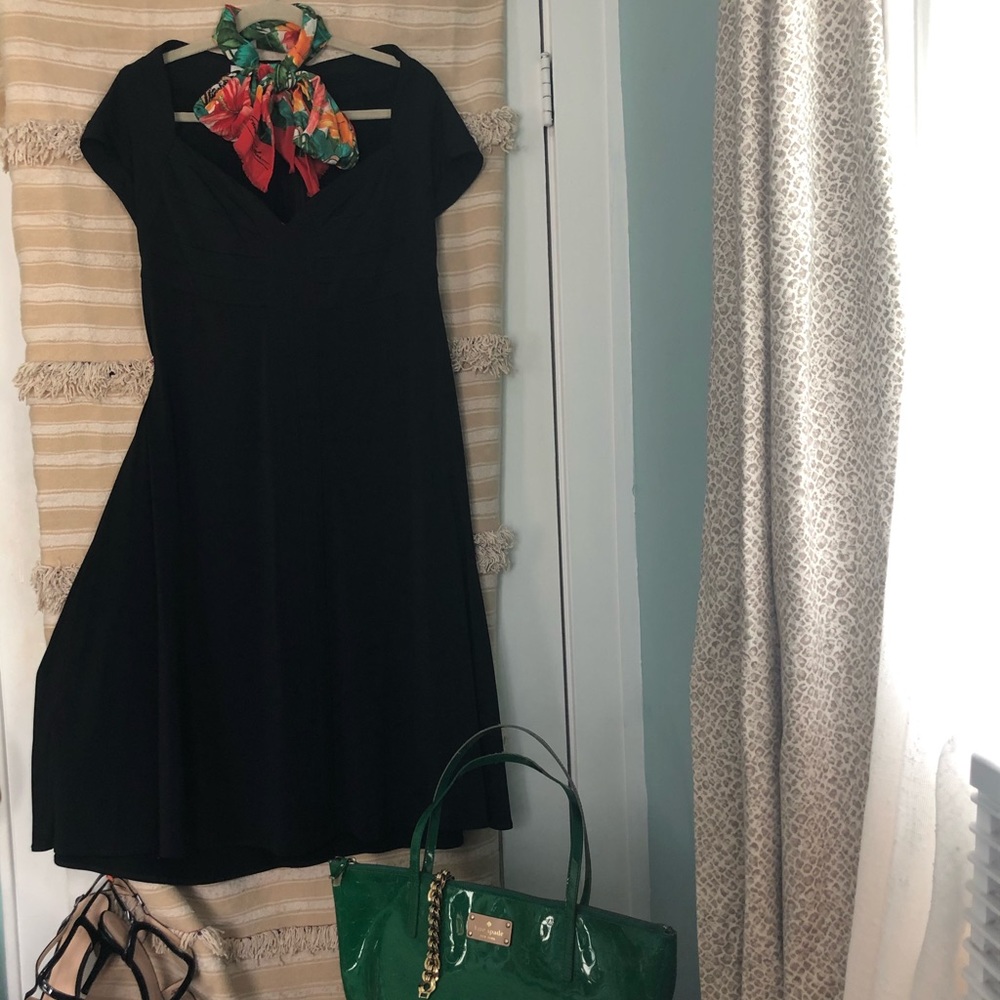 EUC A-line LBD cap sleeves & Sweetheart neckline